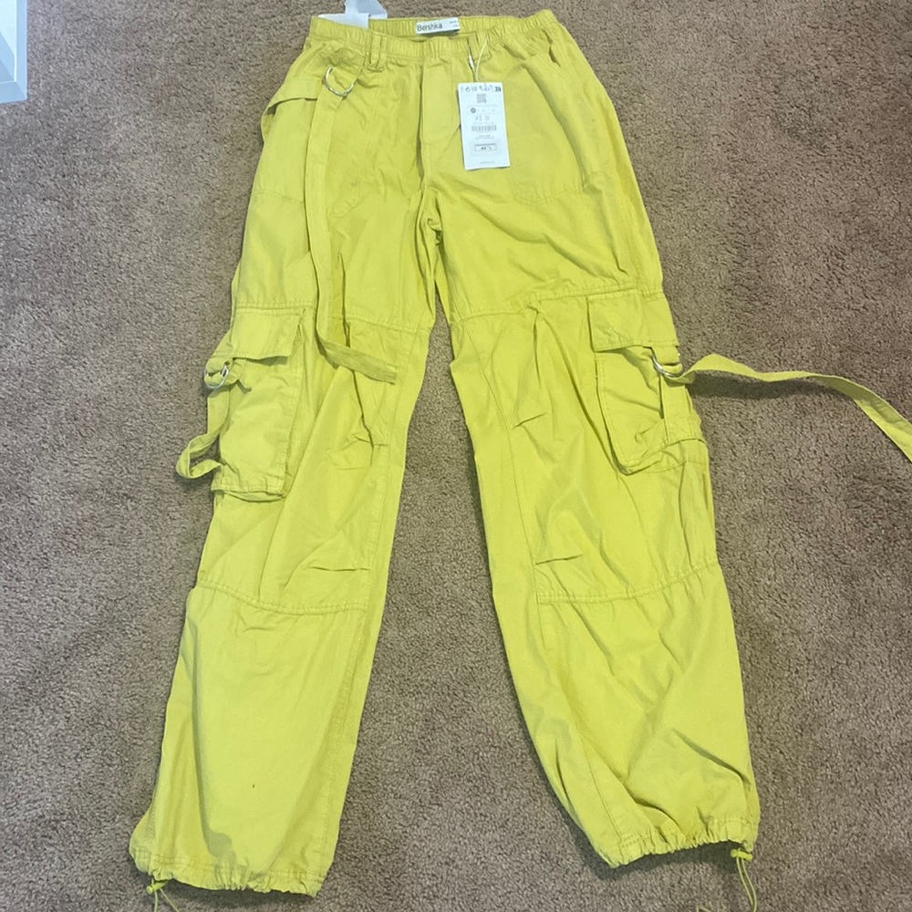 new with tags bershka parachute panths